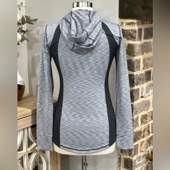 Ideology Women’s Active Space Dye Hooded Jacket in the Size Small in Gray Color - Picture 12 of 13